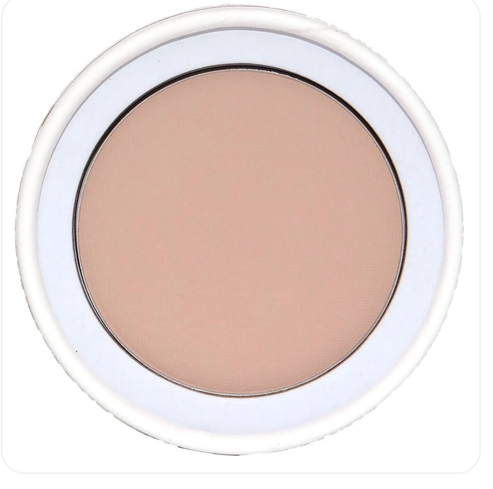 Poudre compacte beige moyen bio .Une poudre couvrante qui apporte un fini mat tout en absorbant les excès de sébum.
