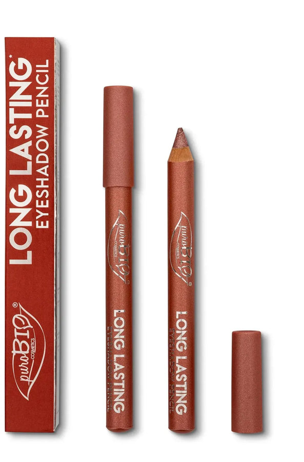 Crayon à paupières BIO couleur agate nacrée parfait pour un regard sublimé en un seul geste. Grâce à sa texture crémeuse et ultra-pigmentée, il glisse sur la paupière pour une application facile et un fini velouté.