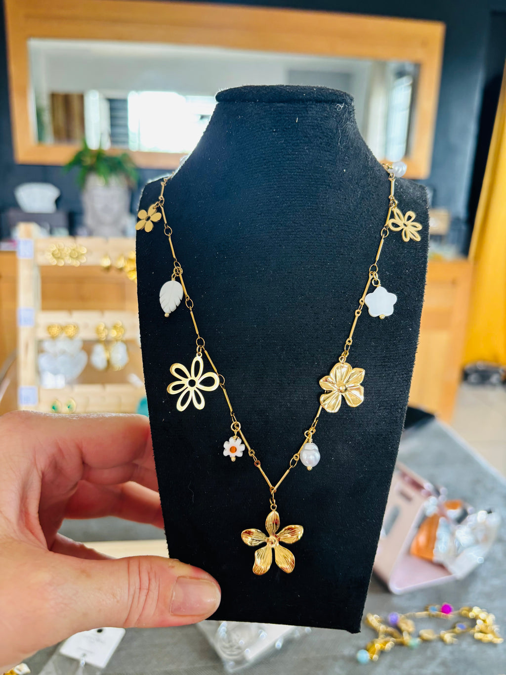 Collier fleurs