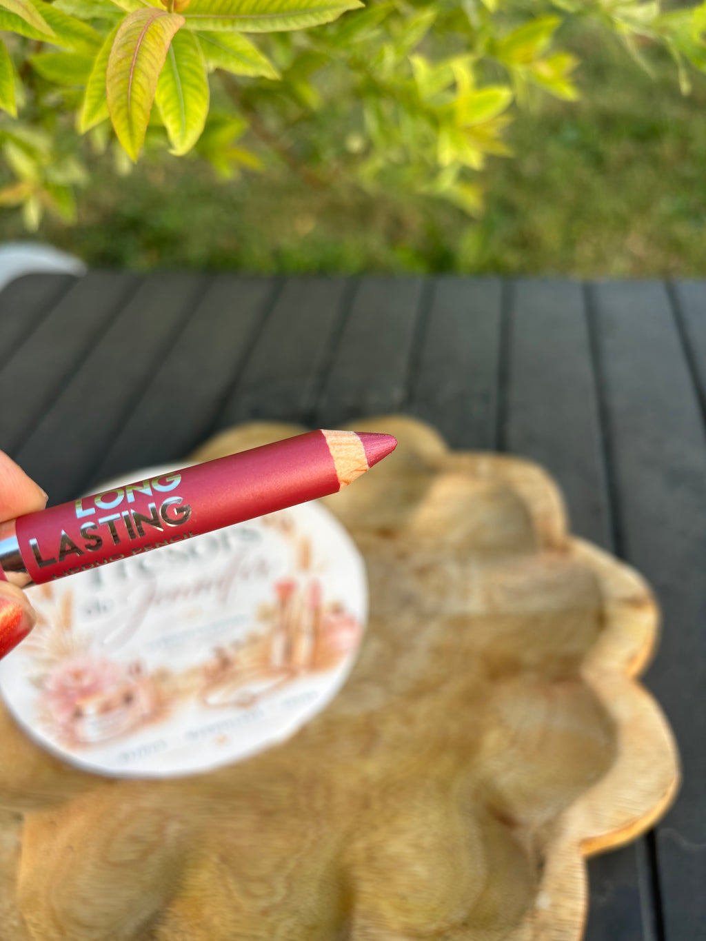 Crayon lèvres BIO Duo Nude Rose  contour + rouge à lèvres
Double mine : précision et remplissage en un seul geste
Couleur intense et haute couvrance
Texture onctueuse et confortable
Longue tenue jusqu’à 8h
Double pointe innovante
Format jumbo : plus prati