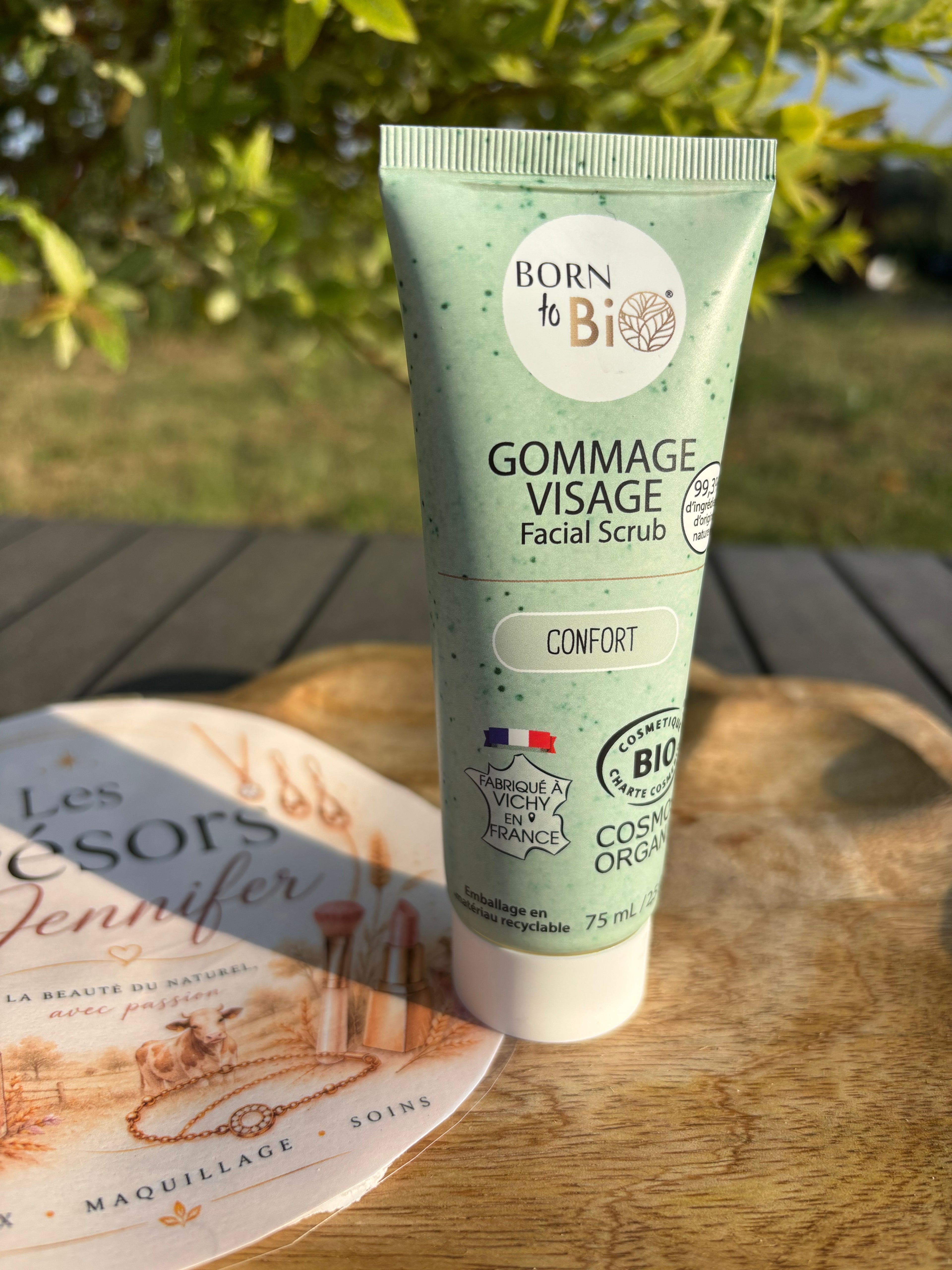Gommage visage confort BIO 75ml nettoie et exfolie. Une à deux fois semaine sur peau humide